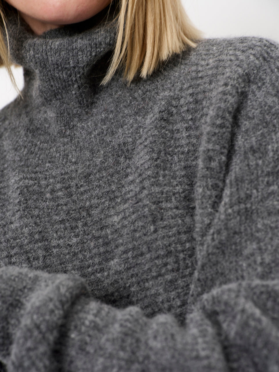 Cropped Rollkragenpullover D6-Yuria Grey