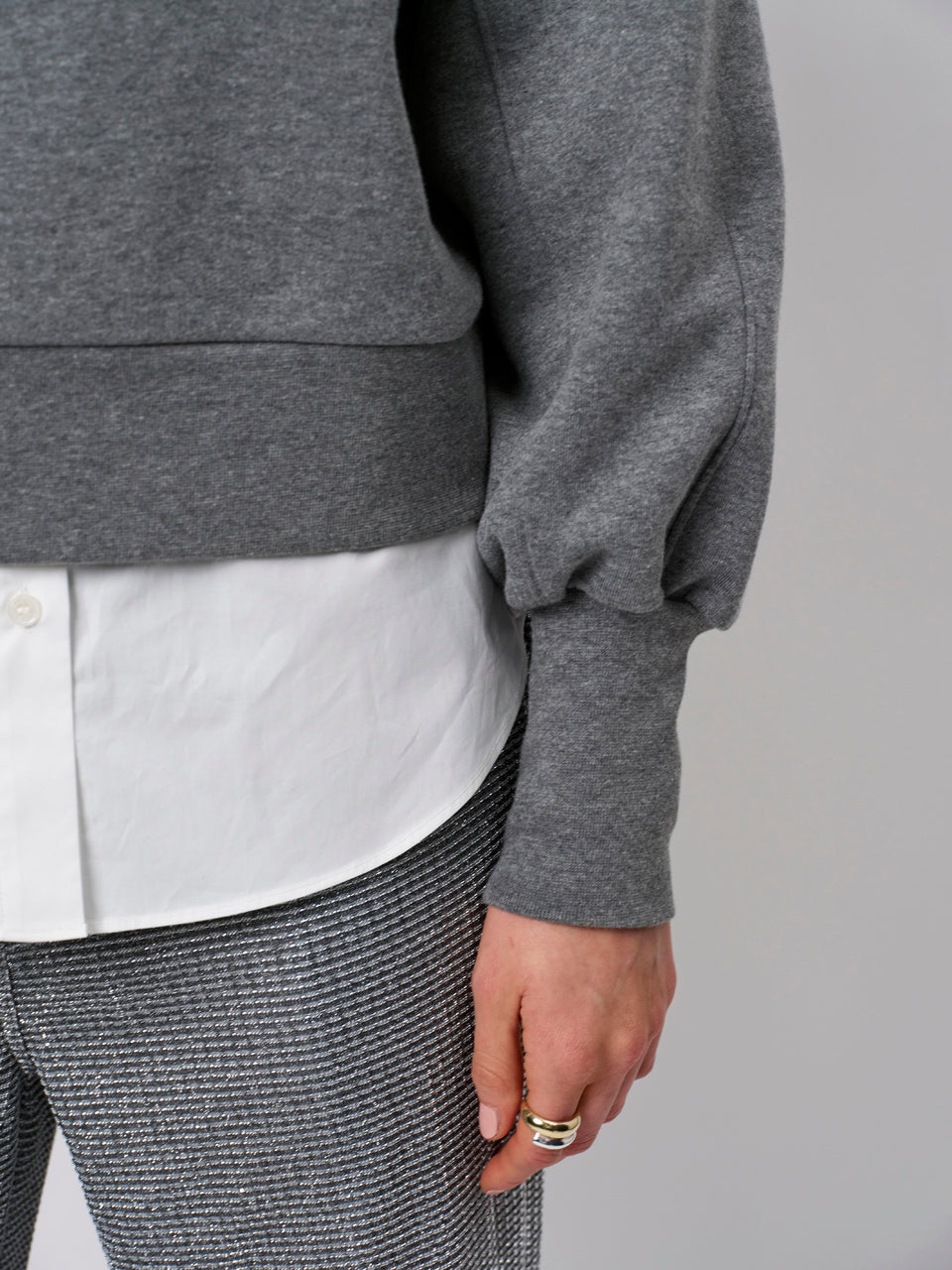 Sweater mit Logo D6-Lison Grau