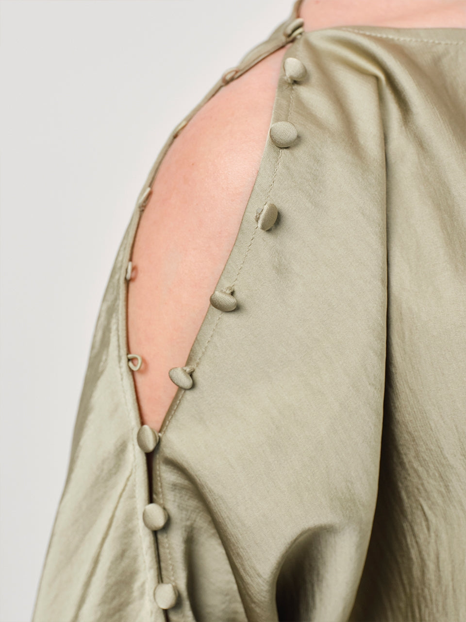 Satin Top Button Detail RoccoD6