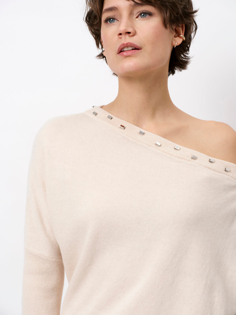 Sweater Off Shoulder Cream