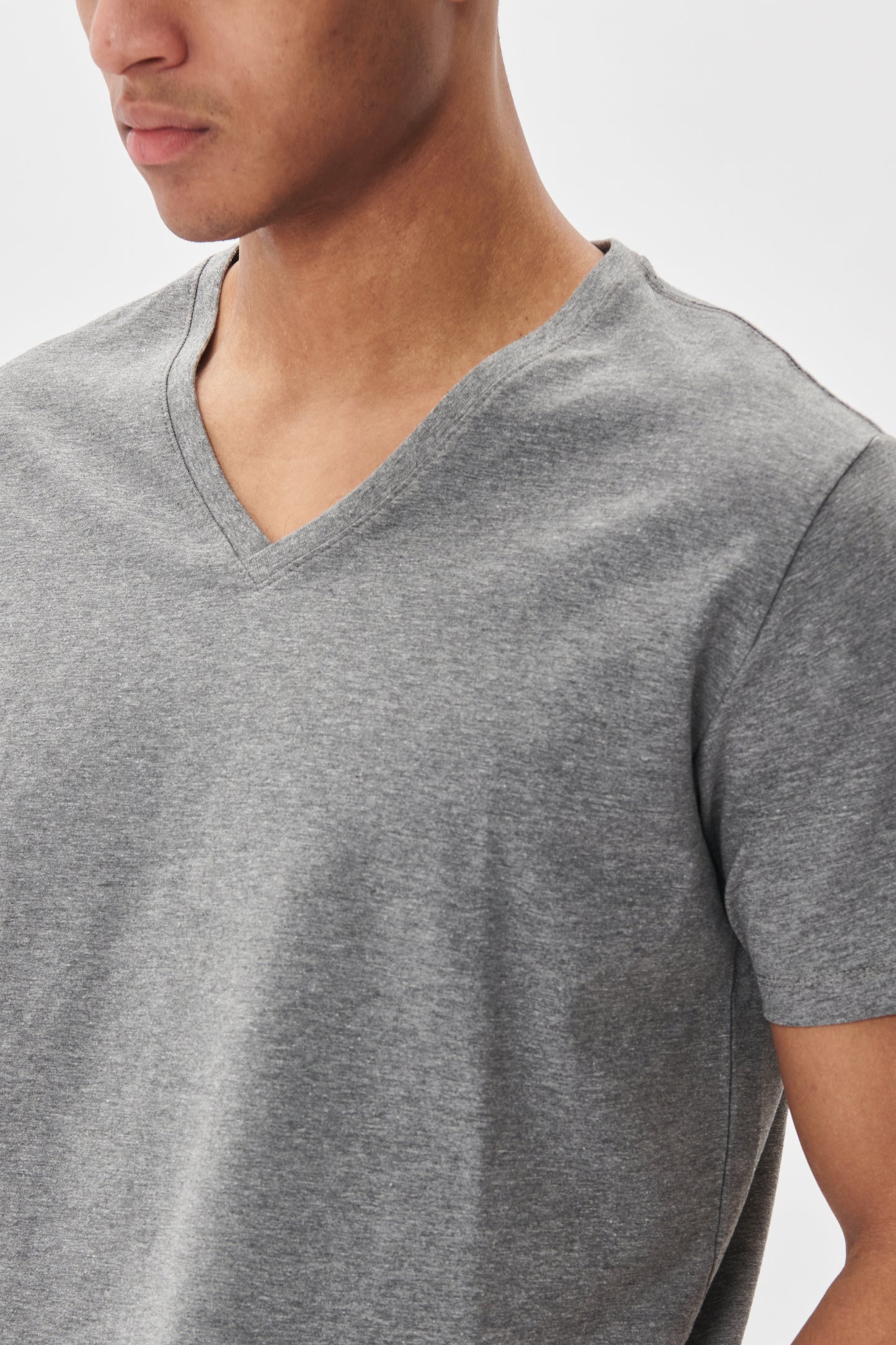 V-Neck T-Shirt medium Grey Melange