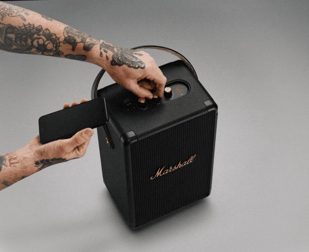 Tufton Black portable speaker