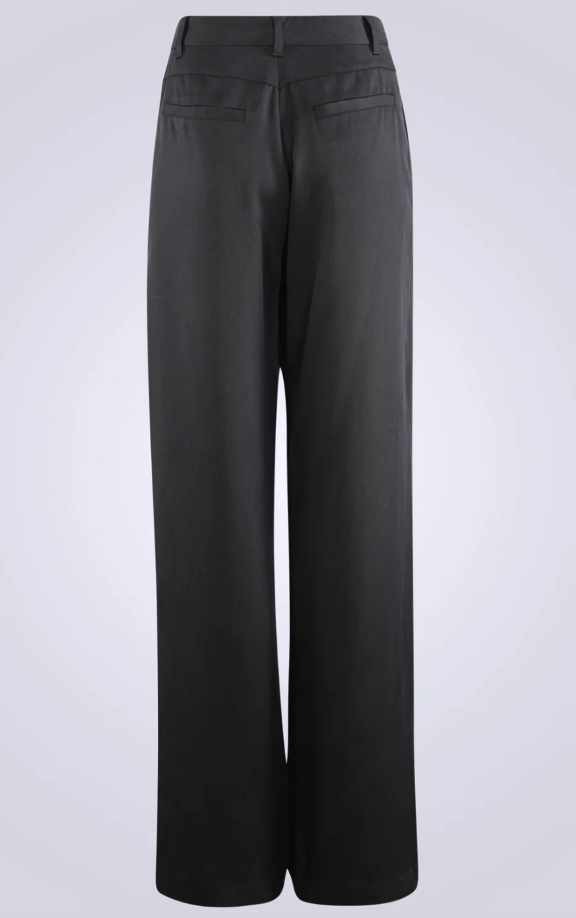 JaquelinSA Black trousers