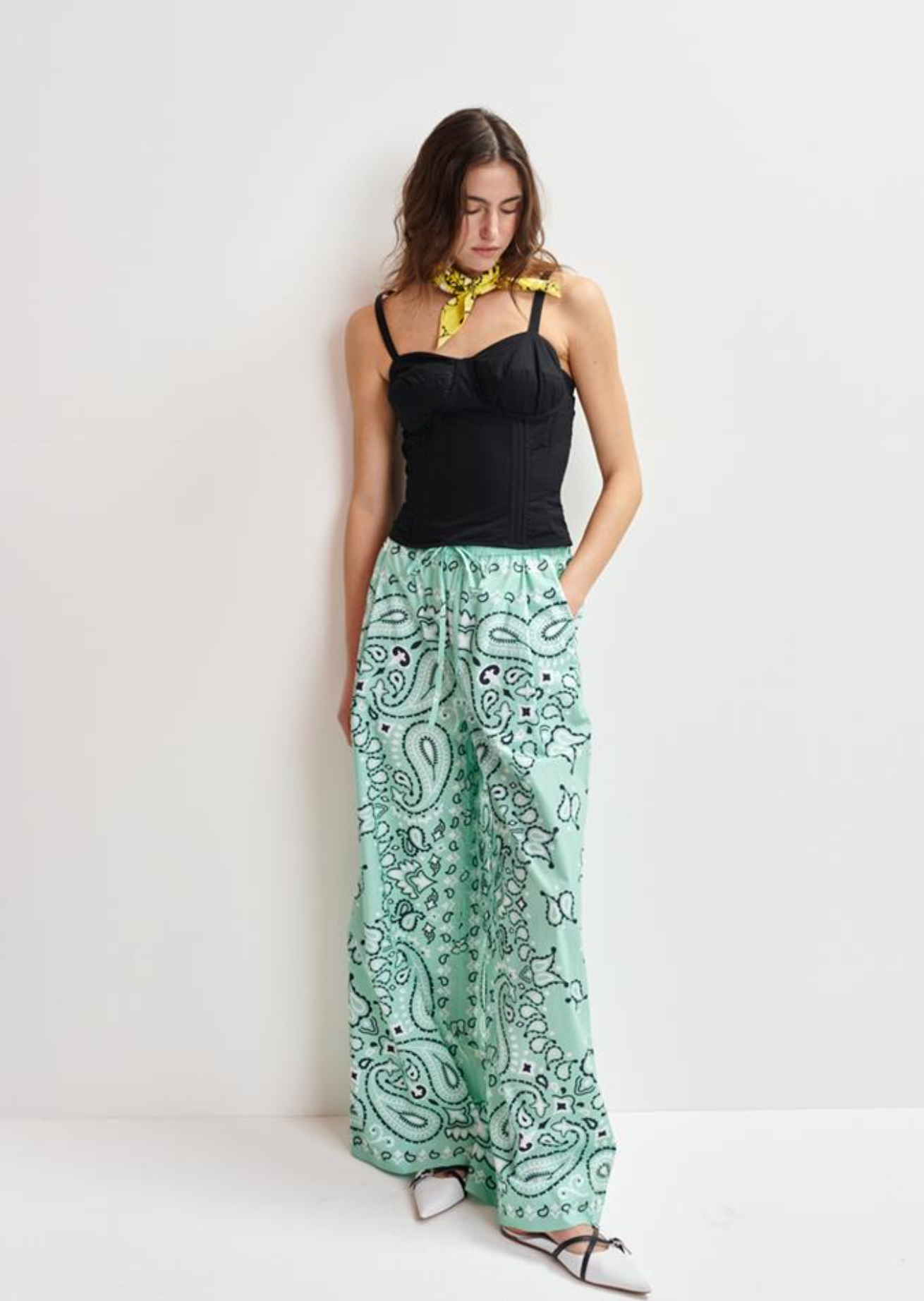 Baumwollhose mit weitem Bein und Bandana-Print in Türkis und Schwarz