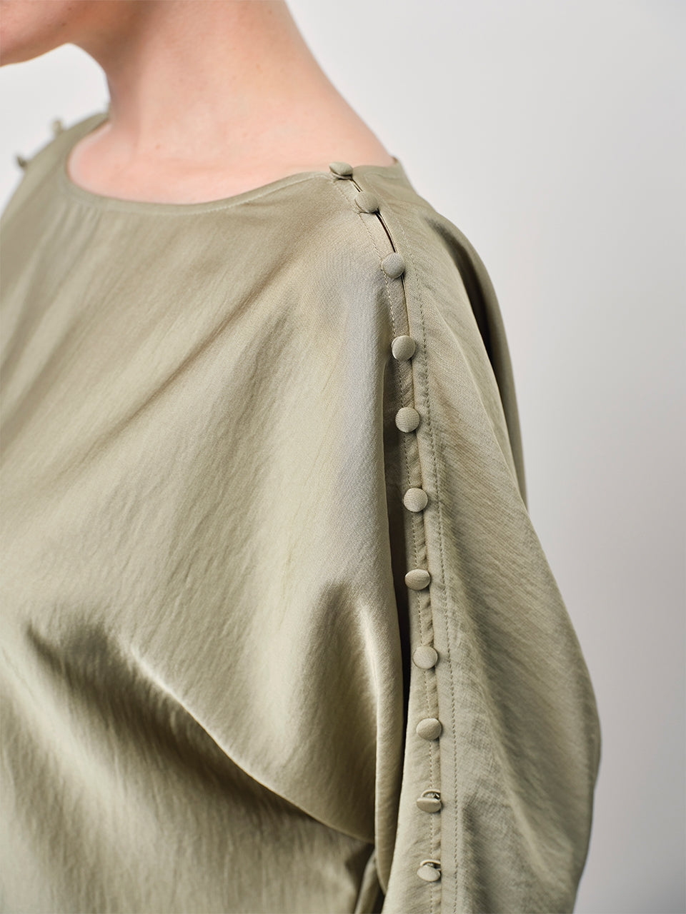 Satin Top Button Detail RoccoD6