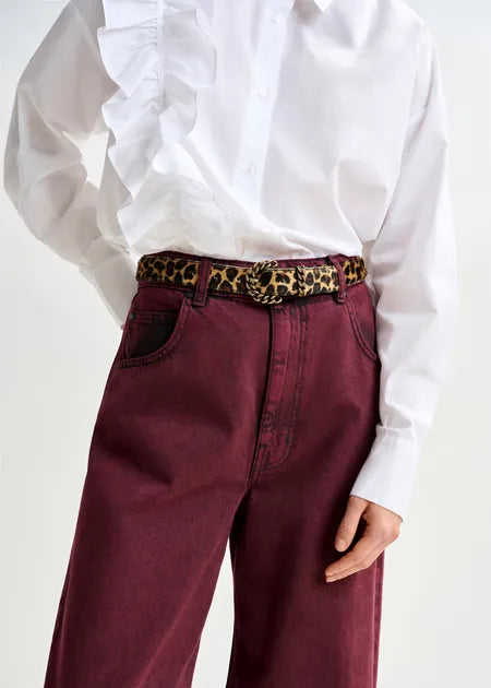 Burgunderrote, stark eingefärbte Barrel-Jeans aus Bio-Baumwolle