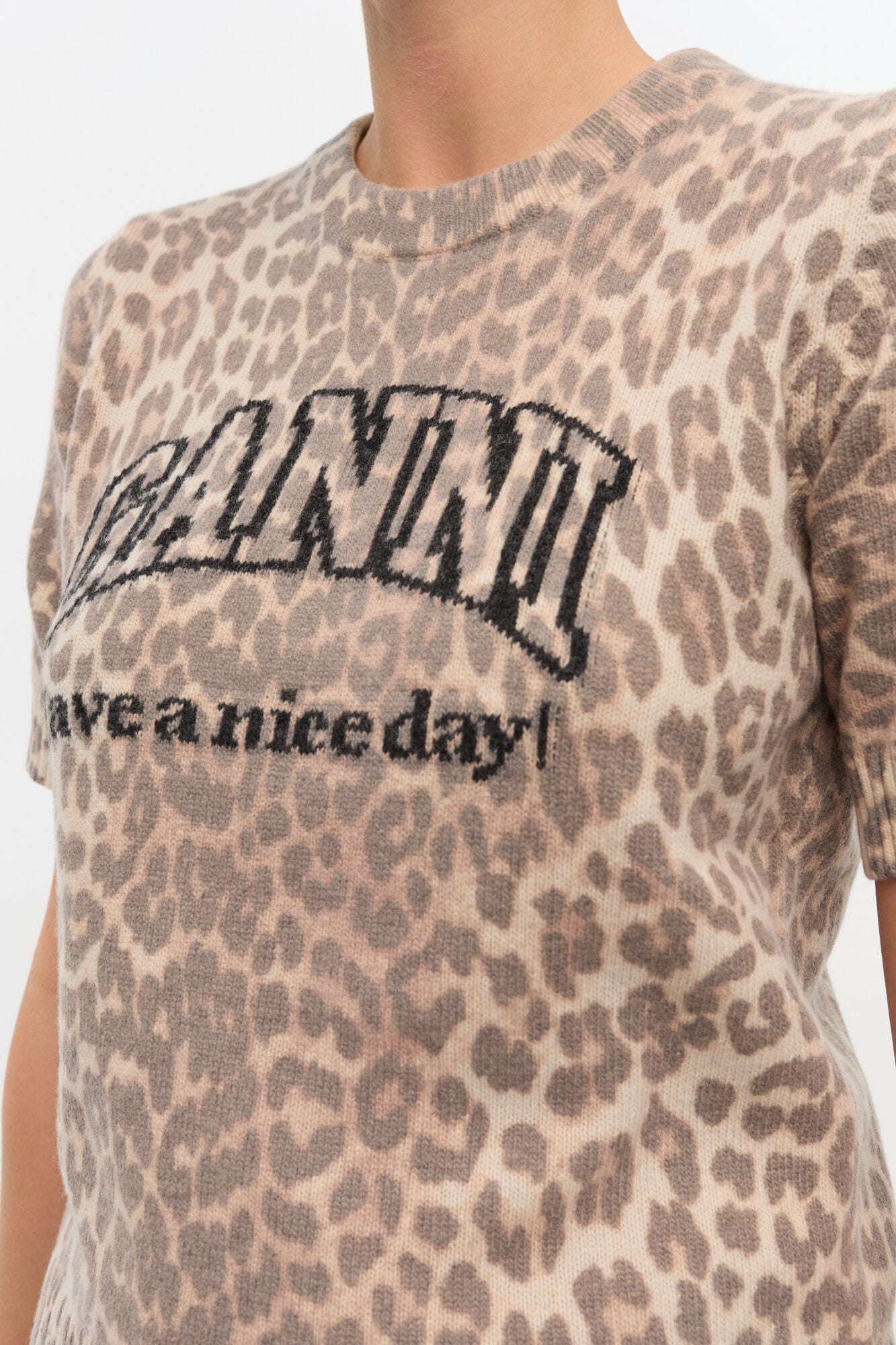 T-Shirt aus Wollmischung mit Leomuster