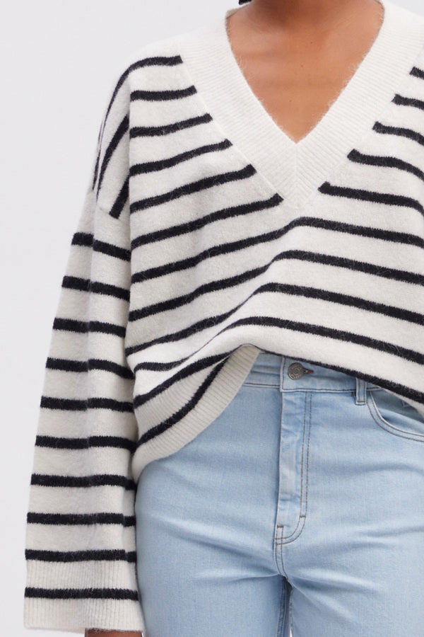 V-Neck Strickpulli AlphaGZ Striped