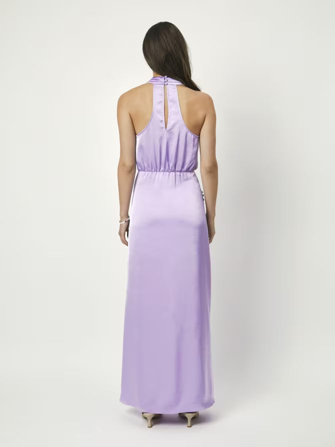 Halterneck-Kleid mit Schlitz
