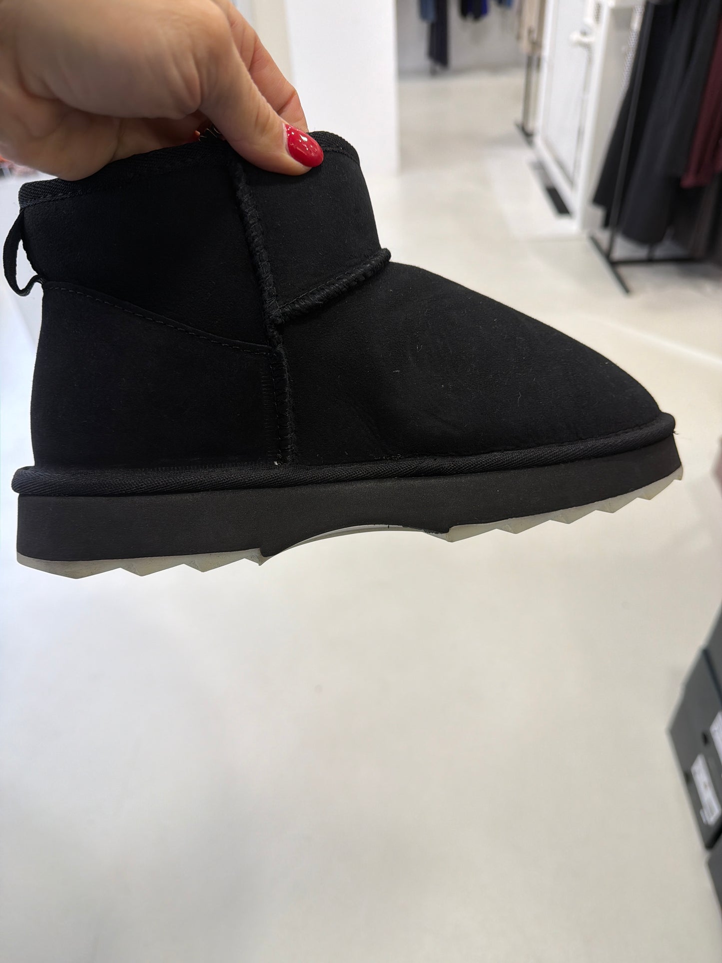 EMU Sharky Micro Black