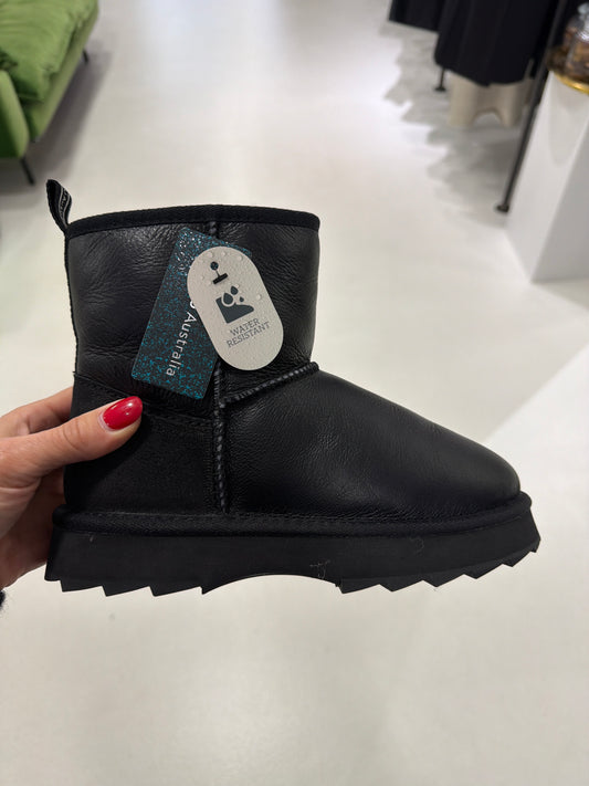 EMU Sharky Mini Town Black