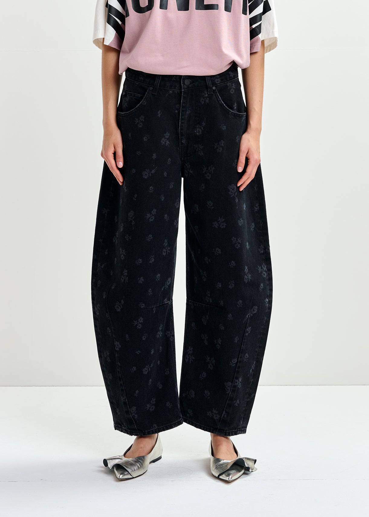 JO2 BARREL LEG JEANS