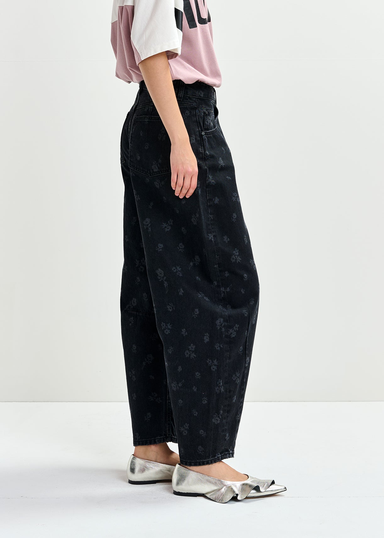 JO2 BARREL LEG JEANS