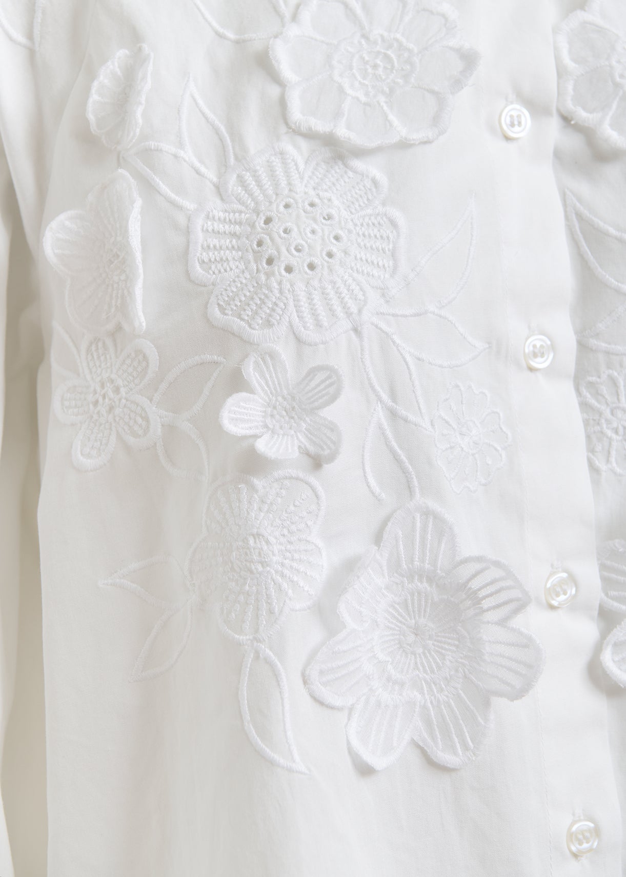 JOELLA APPLIQUE FLOWER SHIRT