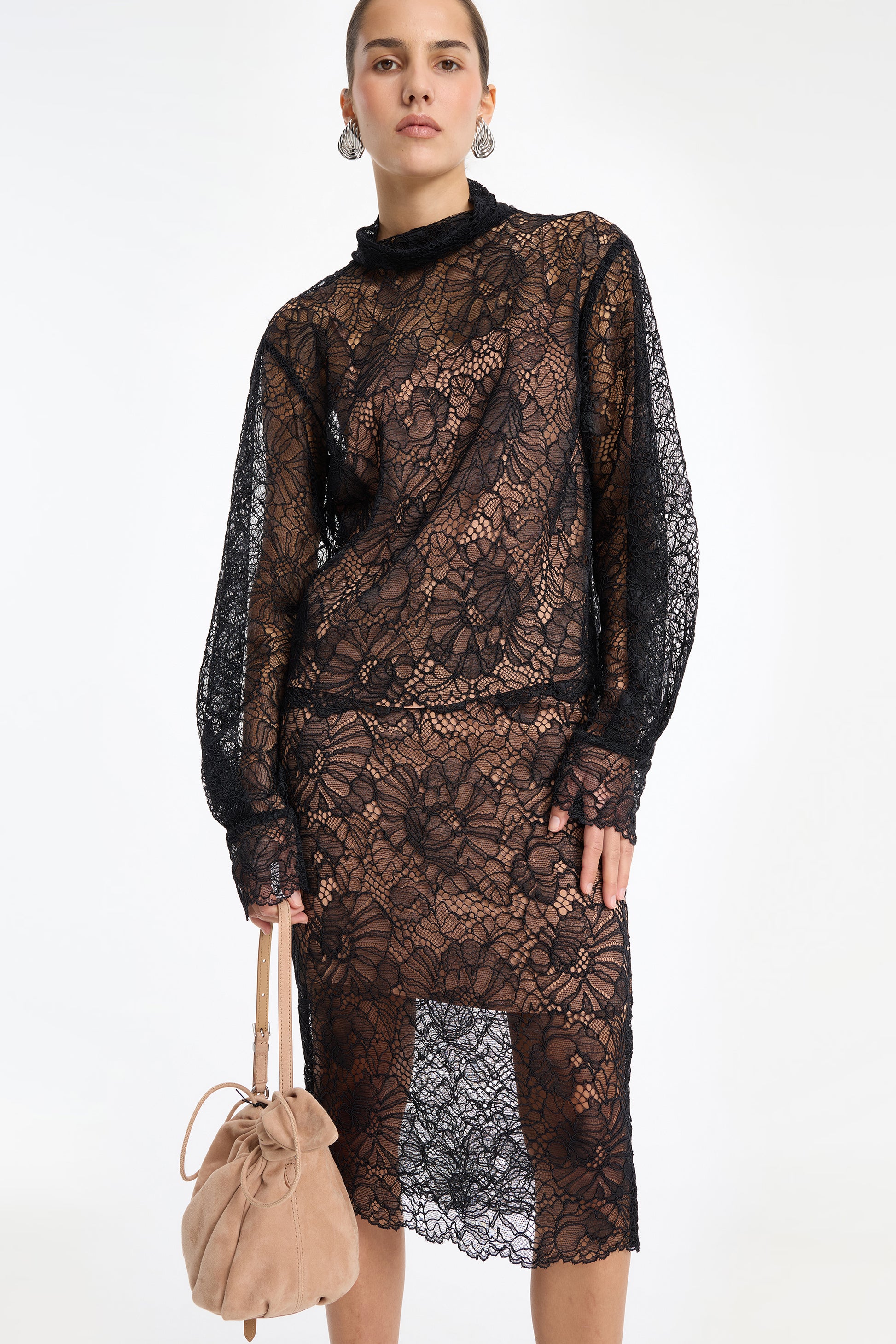 LACE LONG SLEEVE BLOUSE