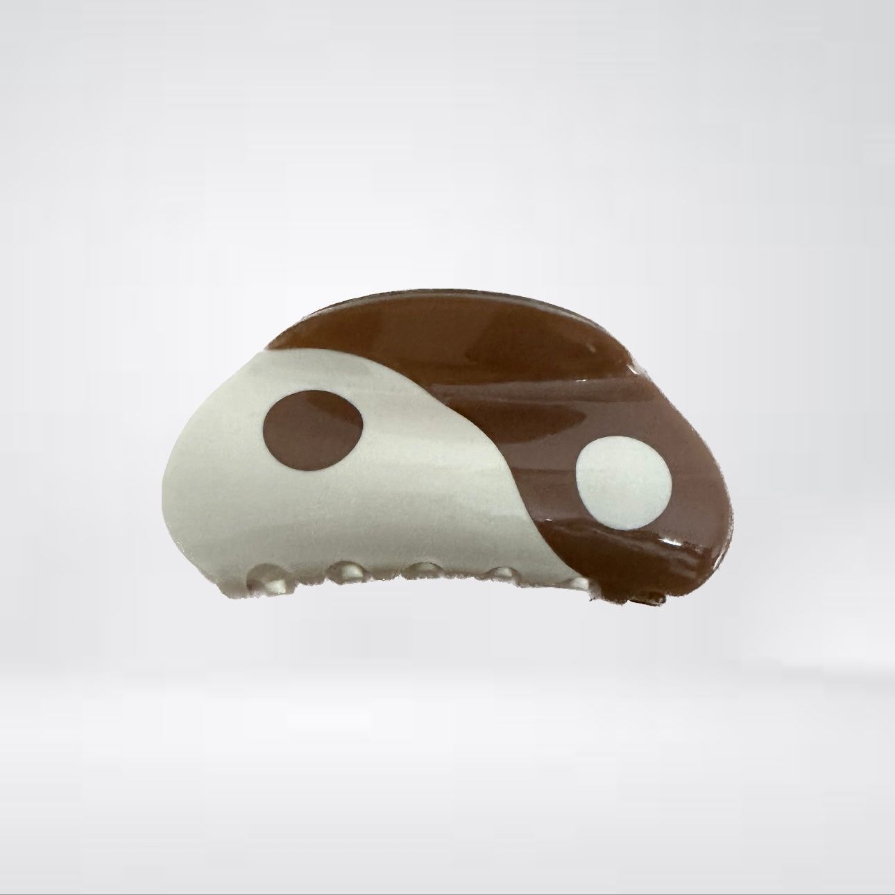 Große Haarklammer "Ying Yang" aus Acryl in braun und creme