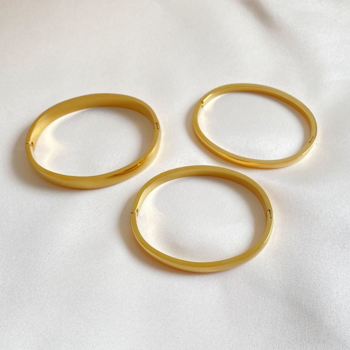 Armband "LOVE L" aus Edelstahl mit 18K Vergoldung